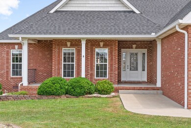 1541 Edgewater Ln, Clarksville, TN 37043 - photo 5
