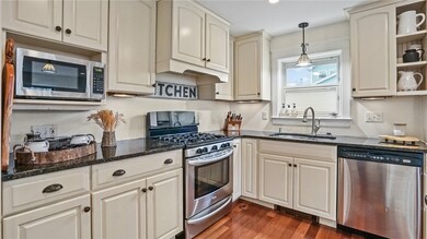 49 Wakefield Ave, Wakefield, RI 02879 - photo 7