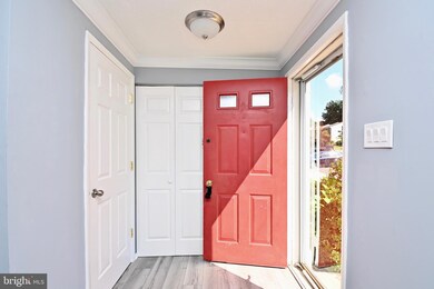 8126 Parkdale Ct, Springfield, VA 22153 - photo 4