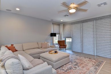 007_Living Room