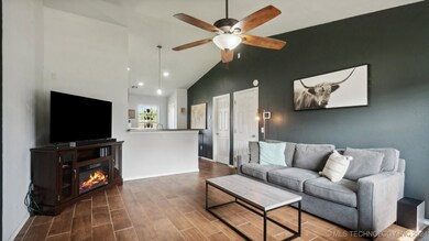 8916 S 260th East Ave, Broken Arrow, OK 74014 - photo 5