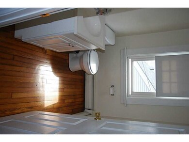 Bathroom. LAVETTE