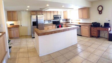 kitchen snack bar area