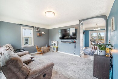 1107 W 9th St, Cedar Falls, IA 50613 - photo 4