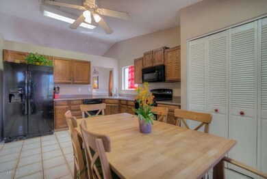 007 Kitchen
