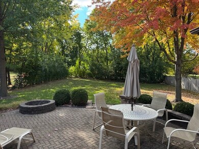 1105 Johnson Dr, Naperville, IL 60540 - photo 2