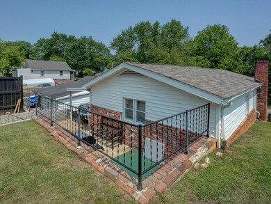 2105 E Watauga Ave, Johnson City, TN 37601 - photo 6