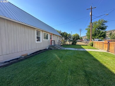 307 N Canyon Blvd, John Day, OR 97845 - photo 5