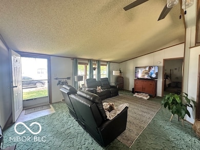 4726 Breckenridge Dr, Columbus, IN 47203 - photo 3