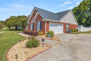 285 Meadowcreek Dr, Jefferson, GA 30549 - photo 3