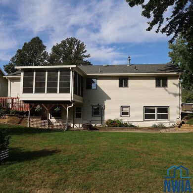 1006 S Marshall St, Rock Rapids, IA 51246 - photo 2