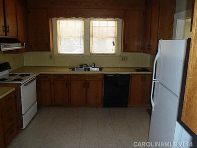 1124 Davie Ave, Statesville, NC 28677 - photo 3