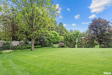 2121 New Castle Ct, Davenport, IA 52807 - photo 3