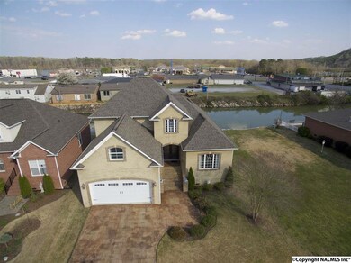 203 Lakepoint Dr, Gadsden, AL 35901 - photo 2