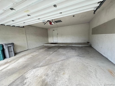 3152 Lindenwood Dr unit 150, Dearborn, MI 48120 - photo 3