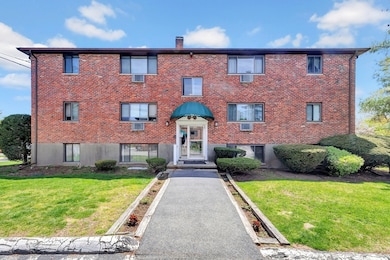 38 Bayview Terrace unit 1, Danvers, MA 01923 - photo 2