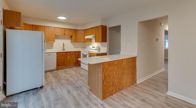 22438 Greenview Ct, Great Mills, MD 20634 - photo 5