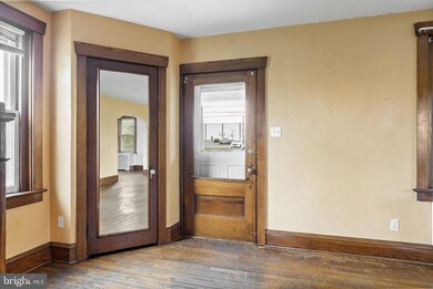 14 N Trooper Rd, Norristown, PA 19403 - photo 4