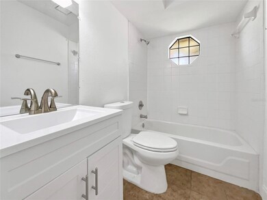 3527 65th Avenue Cir E, Sarasota, FL 34243 - photo 7