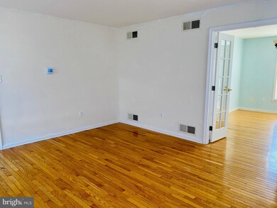 10 Shoal Creek Ct, Martinsburg, WV 25405 - photo 2