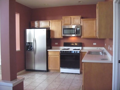 982 Mesa Dr, Lake In the Hills, IL 60156 - photo 4