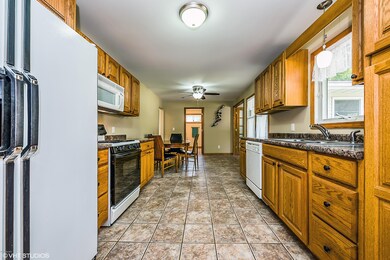 03_307EParsons_5_Kitchen_HiRes