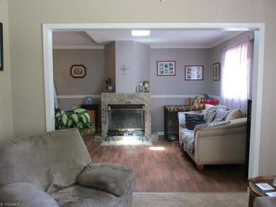 4910 Yarmouth Dr, Greensboro, NC 27407 - photo 5