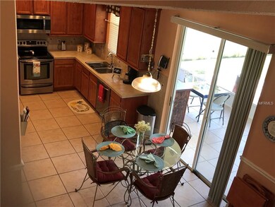 Eat-in Kitchen