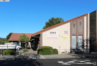 1710 Linda Dr, Pleasant Hill, CA 94523 - photo 2