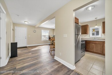 09-209-E-Mason-St-WindowStill-Real-Estat