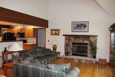 219 Maple Ridge Dr, Hawley, PA 18428 - photo 4