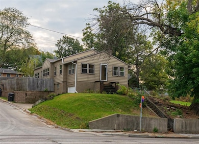 3131 6th Ave, Des Moines, IA 50313 - photo 5