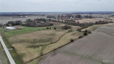 000 Celeste Estates Dr, Waterloo, IL 62298 - photo 2