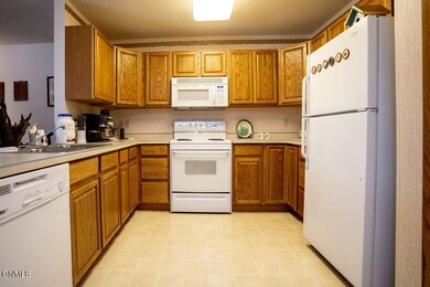 439 3rd St SW, Jamestown, ND 58401 - photo 7