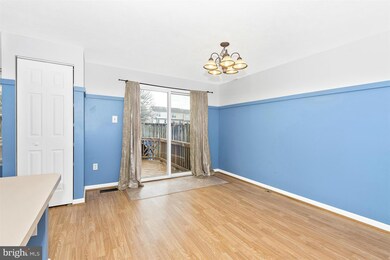 1549 Saint Lawrence Ct, Frederick, MD 21701 - photo 4
