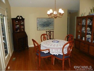 Dining Room w/dr to deck