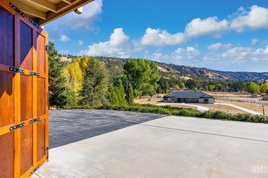 24301 Silver Creek Way, Tehachapi, CA 93561 - photo 6