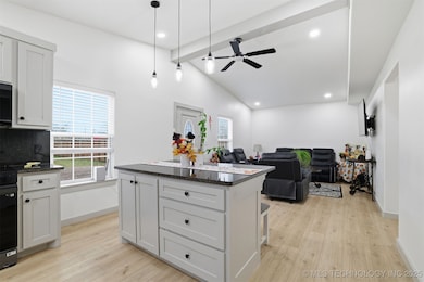 312 Godfrey Ave, Colbert, OK 74733 - photo 7