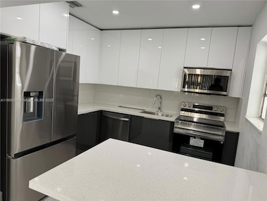 2400 N 57th Way, Hollywood, FL 33021 - photo 6