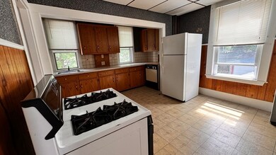 515 Walnut St unit 2, Saugus, MA 01906 - photo 5