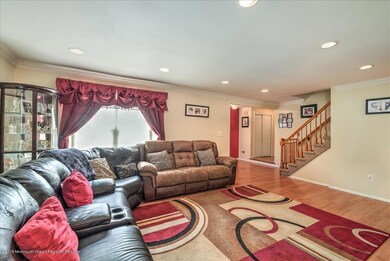 05-LIVING ROOM
