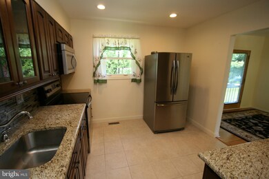 6108 Lori Ln, Elkridge, MD 21075 - photo 4