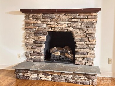 1942 Old Highway 221, Marion, NC 28752 - photo 4