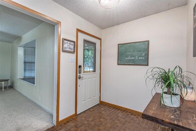 407 Melody Ln, Gainesville, TX 76240 - photo 3