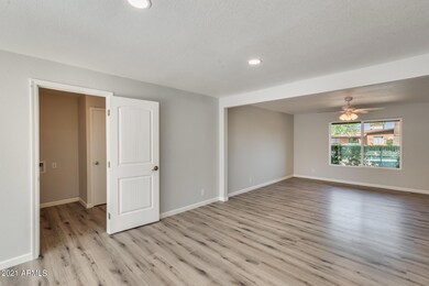 3737 W Caron St unit 4, Phoenix, AZ 85051 - photo 4