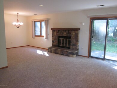 85 Wigwam Ln, Tinton Falls, NJ 07724 - photo 2