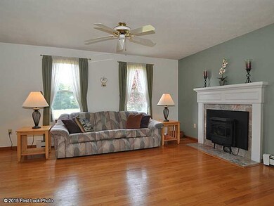 442 Curtis Corner Rd, Wakefield, RI 02879 - photo 5