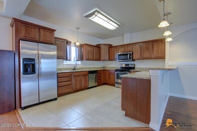 Kitchen - Tile floor