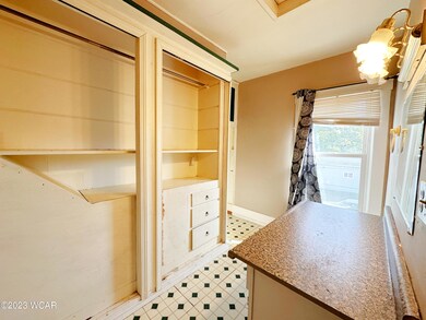 Master Closet 3