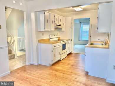 2105 Lang Dr, Crofton, MD 21114 - photo 2